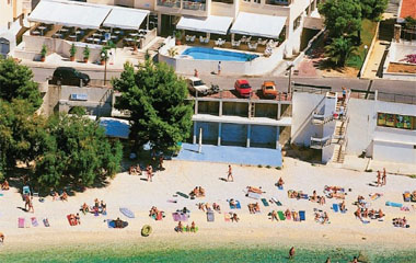 Пляж отеля Aparthotel Milenij 4*