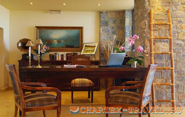 Отель Creta Blue Suites 4*