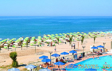 Пляж отеля Golden Beach Hotel 3*