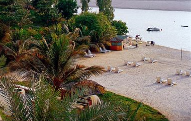 Пляж отеля Golden Tulip Al Jazira Hotel & Resort 5*