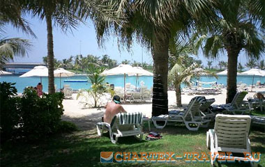 Пляж отеля Sheraton Abu Dhabi Hotel & Resort 5*