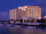 Отель Traders Hotel Qaryat Al Beri Abu Dhabi 4*