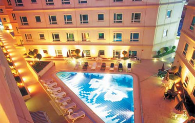 Отель Al Bustan Center & Residence Apartments 4*