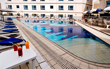 Отель Al Bustan Center & Residence Apartments 4*