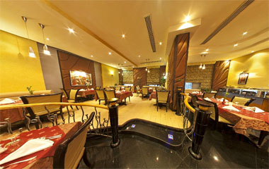 Ресторан отеля Al Jawhara Gardens 4*