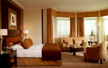 Номер отеля Al Murooj Rotana Hotel Dubai 5* Номер отеля Al Murooj Rotana Hotel Dubai 5*
