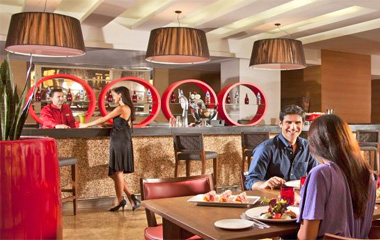 Ресторан отеля Amwaj Rotana - Jumeirah Beach 4* Ресторан отеля Amwaj Rotana - Jumeirah Beach 4*