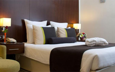 Номер отеля Avari Dubai Hotel 4* Номер отеля Avari Dubai Hotel 4*