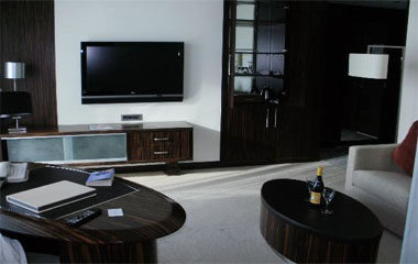 Номер отеля Bonnington Jumeirah Lakes Towers 5* Номер отеля Bonnington Jumeirah Lakes Towers 5*