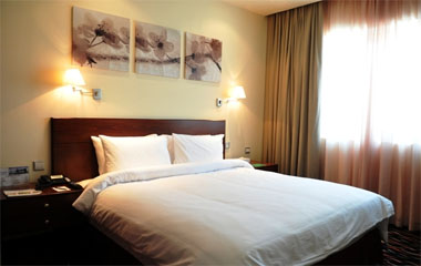 Номер отеля Cassells Al Barsha Hotel 4* Номер отеля Cassells Al Barsha Hotel 4*