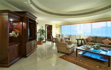 Номер отеля City Seasons Suites Dubai 4* Номер отеля City Seasons Suites Dubai 4*