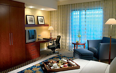 Номер отеля Courtyard By Marriott Dubai Green Community 4*