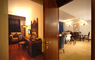 Номер отеля Dhow Palace Hotel 4*