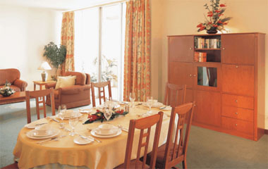 Номер отеля Dubai Trade Centre Hotel Apartments Номер отеля Dubai Trade Centre Hotel Apartments