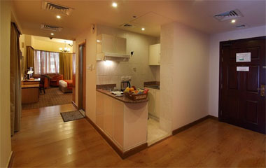 Номер отеля Flora Grand Hotel Apartments Номер отеля Flora Grand Hotel Apartments