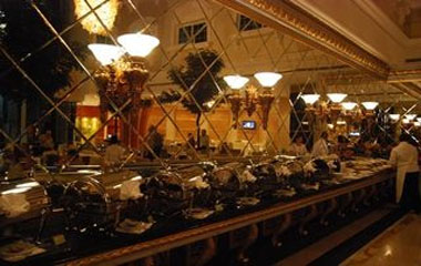 Ресторан отеля Holiday Inn Bur Dubai - Embassy District 4* Ресторан отеля Holiday Inn Bur Dubai - Embassy District 4*