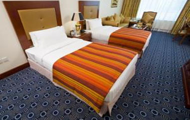Номер отеля Holiday Inn Bur Dubai - Embassy District 4* Номер отеля Holiday Inn Bur Dubai - Embassy District 4*