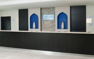 Отель Holiday Inn Express Dubai-Airport 2* Отель Holiday Inn Express Dubai-Airport 2*