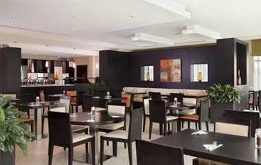 Ресторан отеля Holiday Inn Express Dubai-Jumeirah 2*