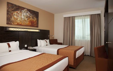 Номер отеля Holiday Inn Express Dubai-Jumeirah 2*
