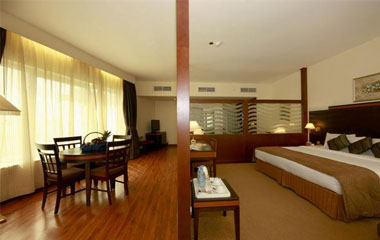 Номер отеля Howard Jonson Bur Dubai 3*