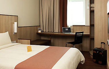 Номер отеля Ibis Al Barsha 3*