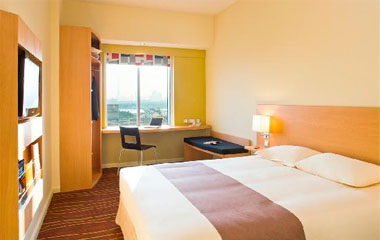 Номер отеля Ibis Mall Of The Emirates 2*