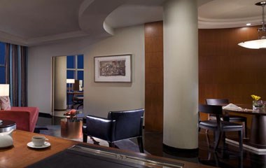 Номер отеля Jumeirah Emirates Towers Hotel 5* Номер отеля Jumeirah Emirates Towers Hotel 5*