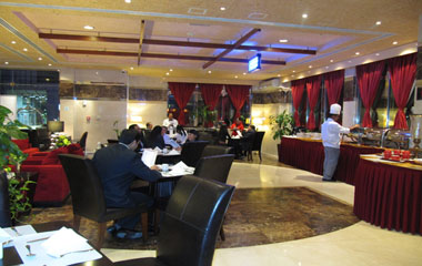 Ресторан отеля Legacy Hotel Apartments