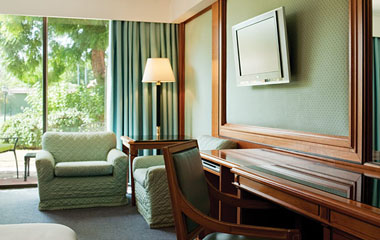 Номер отеля Le Meridien Dubai 5*