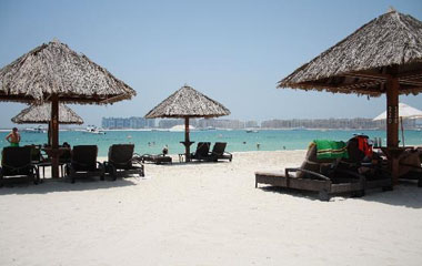 Пляж отеля Le Meridien Mina Seyahi Beach Resort and Marina 5*