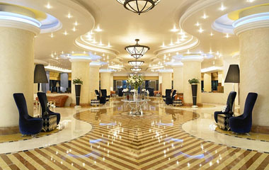 Отель Le Meridien Mina Seyahi Beach Resort and Marina 5*