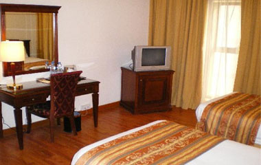 Номер отеля Majestic Hotel Tower 4* Номер отеля Majestic Hotel Tower 4*