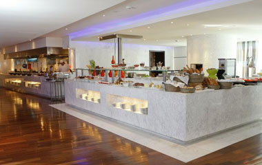 Ресторан отеля Media One 4* Ресторан отеля Media One 4*