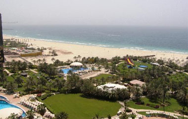 Пляж отеля Metropolitan Hotel Deira 4* Пляж отеля Metropolitan Hotel Deira 4*