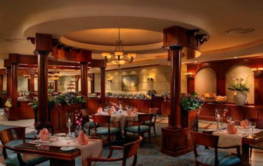Ресторан отеля Metropolitan Palace 5*