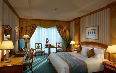 Номер отеля Metropolitan Palace 5* Номер отеля Metropolitan Palace 5*