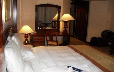 Номер отеля Metropolitan Palace 5* Номер отеля Metropolitan Palace 5*