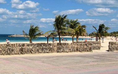 Пляж отеля Novotel Deira City Centre Hotel 4* Пляж отеля Novotel Deira City Centre Hotel 4*