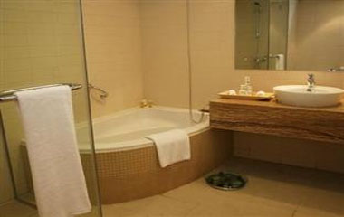 Номер отеля Oaks Liwa Heights Dubai 3*