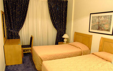 Номер отеля Oasis Court Hotel Apartments 3*