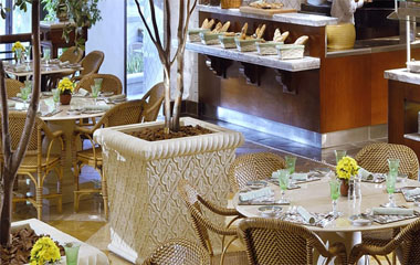 Ресторан отеля One&Only Royal Mirage 5* Ресторан отеля One&Only Royal Mirage 5*