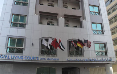 Отель Opal Living Courts Отель Opal Living Courts