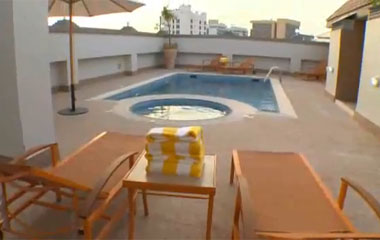 Отель Opal Living Courts 