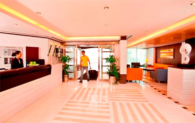 Отель Opal Living Courts Отель Opal Living Courts