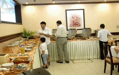 Ресторан отеля Oriental Palace Hotel Apartments 2*