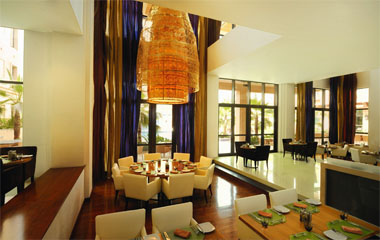 Ресторан отеля Qamardeen Hotel 4* Ресторан отеля Qamardeen Hotel 4*