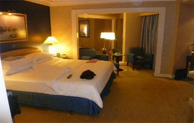 Номер отеля Radisson Blu Hotel Dubai Deira Creek 5*