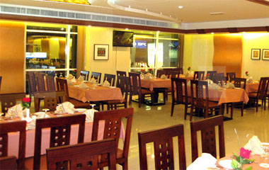 Ресторан отеля Rainbow Hotel 3* Ресторан отеля Rainbow Hotel 3*