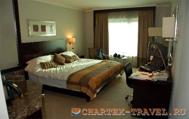 Номер отеля Traders Hotel, Dubai by Shangri-La 4*